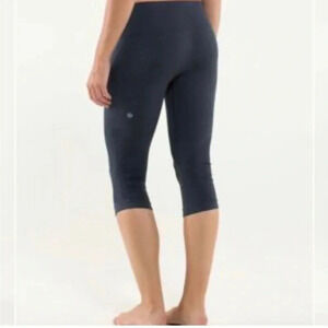 Lululemon In The Flow Crop Tights Leggings Heathered Grey  Size 6
